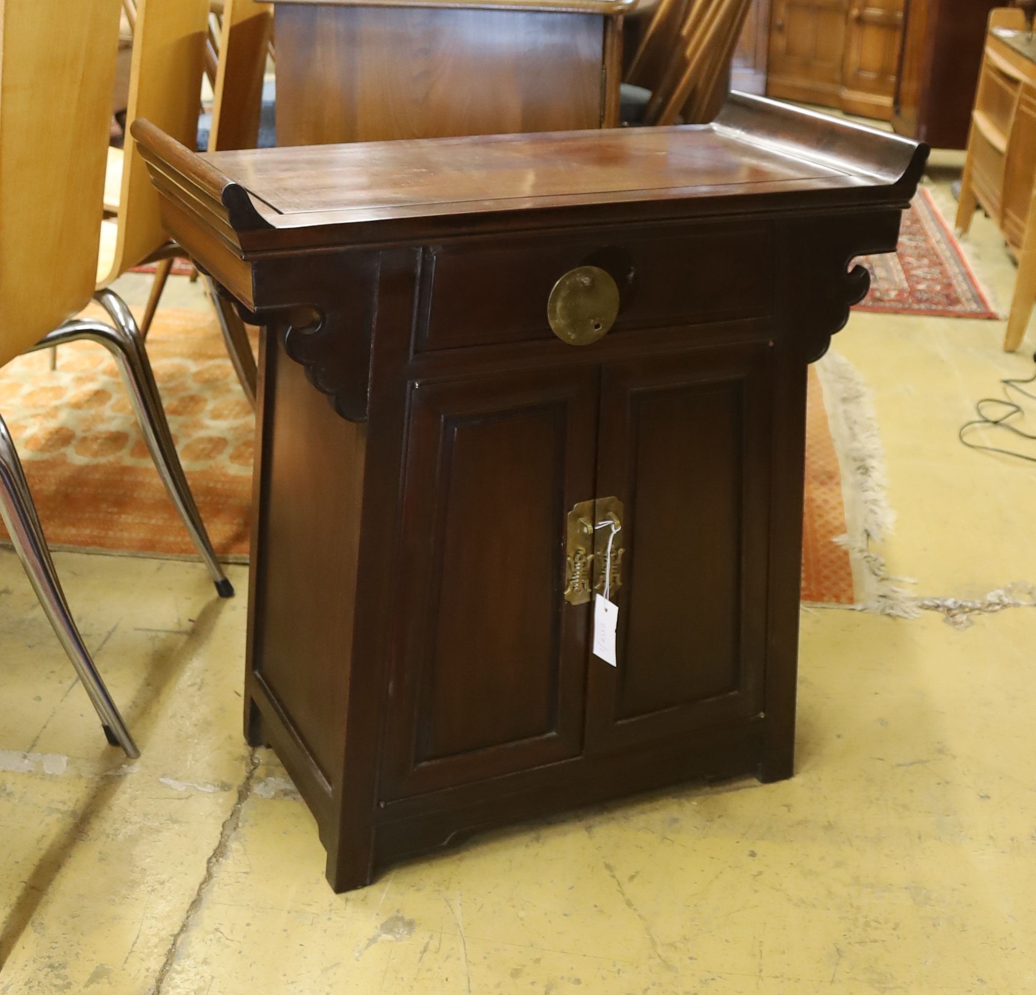 A Chinese cabinet, width 73cm, depth 35cm, height 75cm